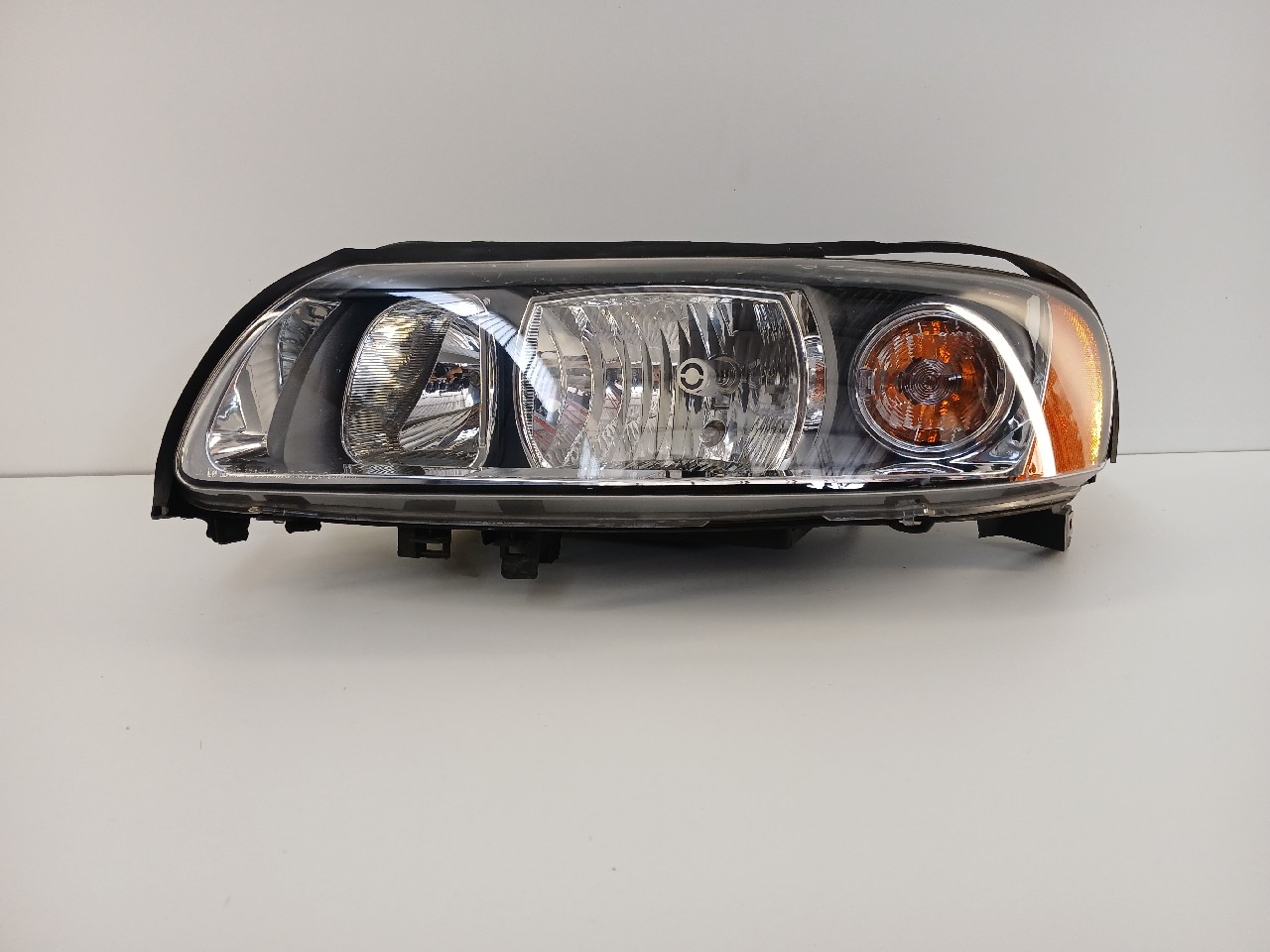 Faro ant sx VOLVO V70