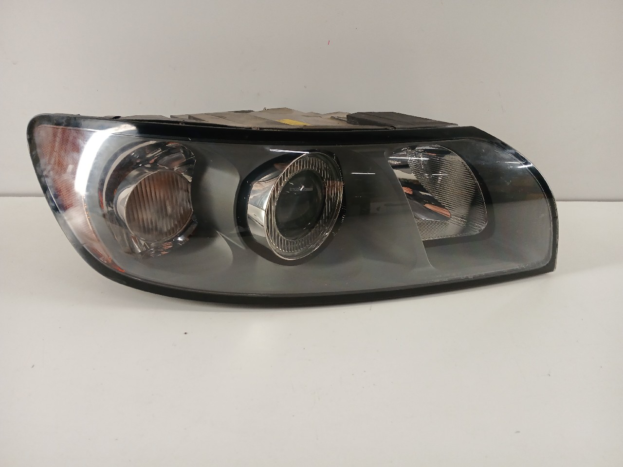 Faro ant dx VOLVO V50