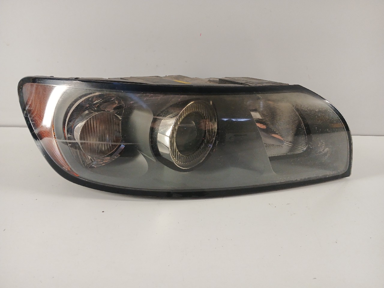 Faro ant dx VOLVO V50