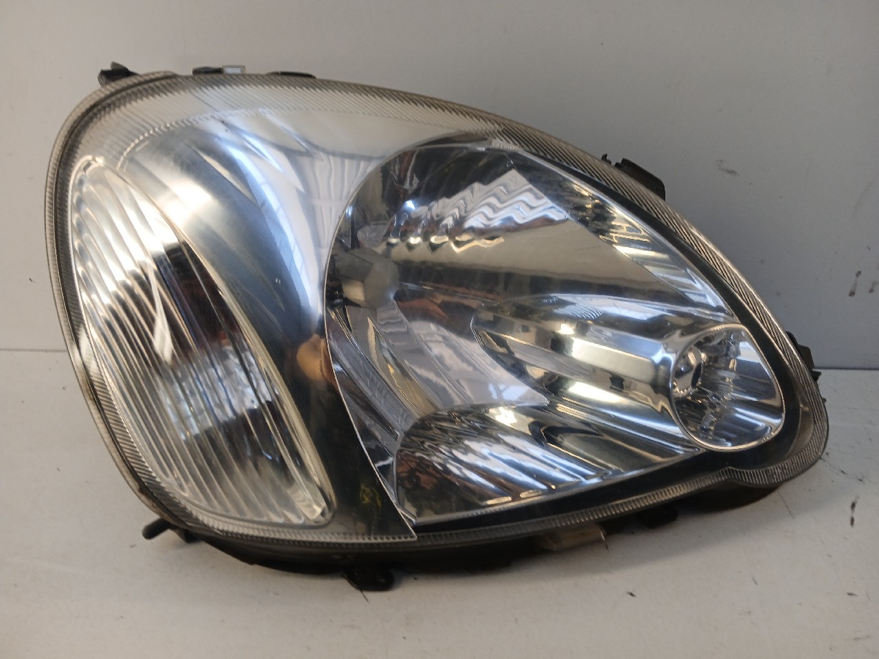 Faro ant dx TOYOTA YARIS